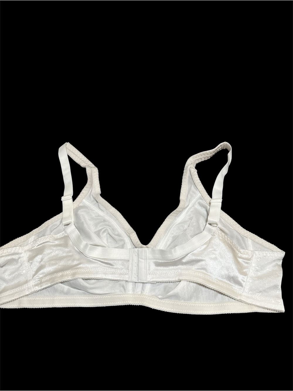 White Lace-Patterned Wireless Bra - Picture 2 of 2